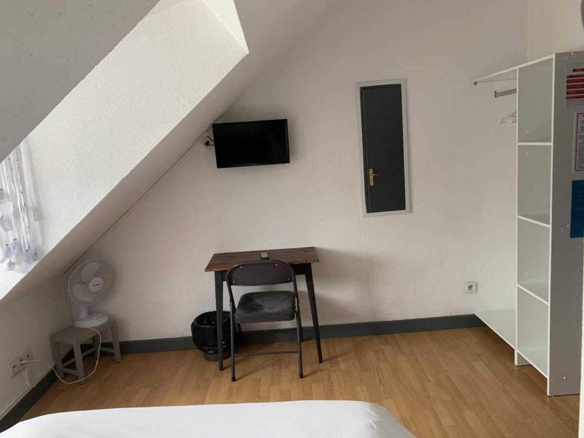 Hotel Le P'Tit Monde Монтиняк Екстериор снимка