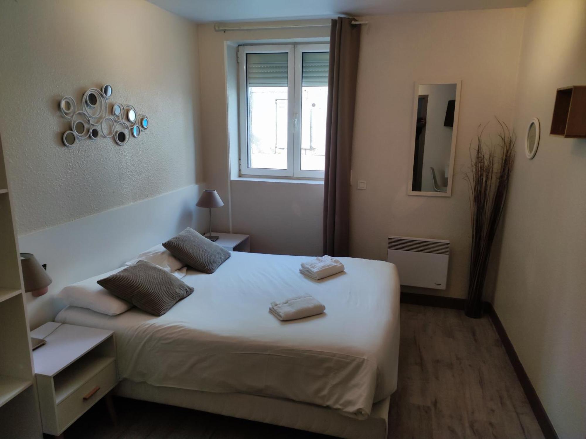 Hotel Le P'Tit Monde Монтиняк Екстериор снимка