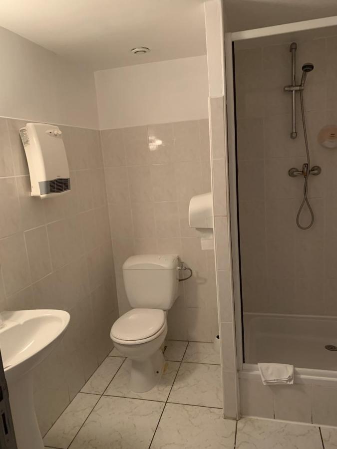 Hotel Le P'Tit Monde Монтиняк Екстериор снимка