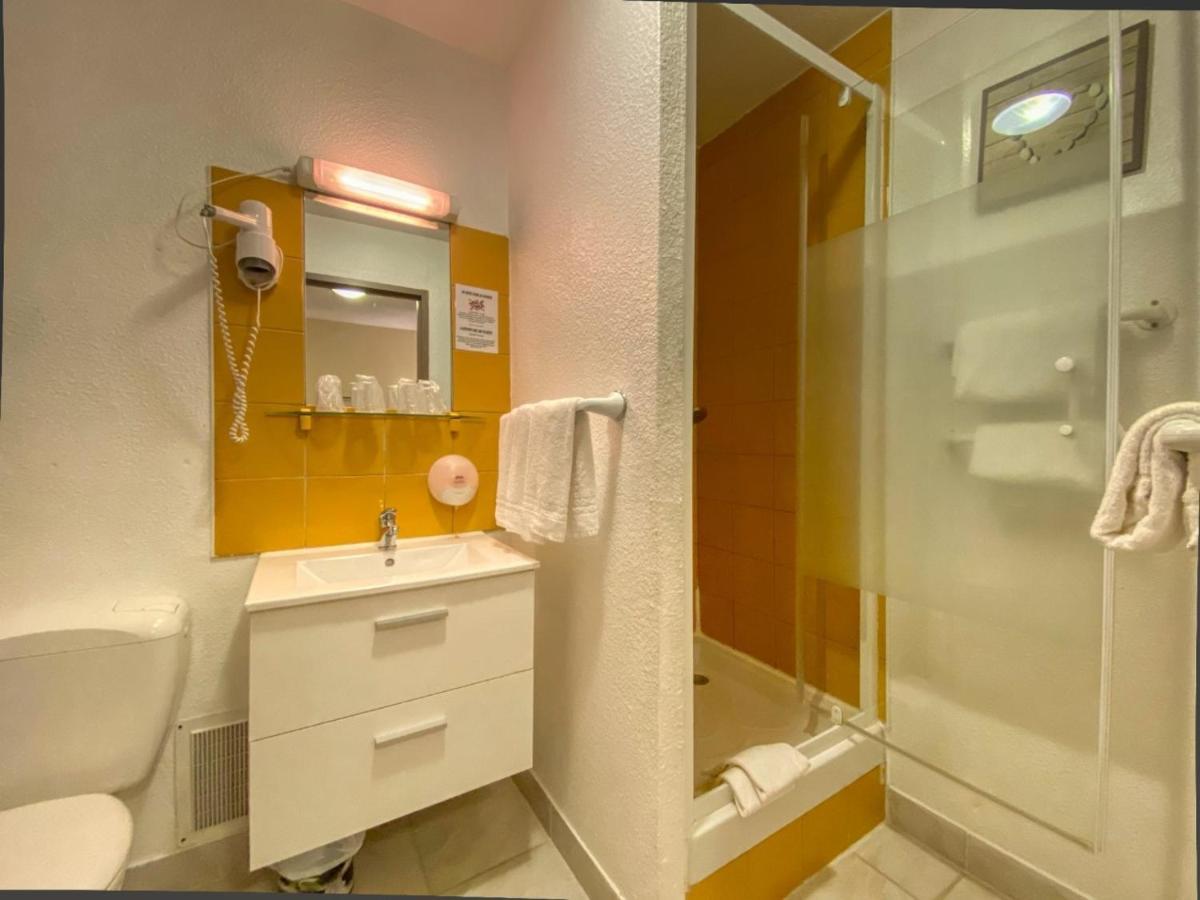 Hotel Le P'Tit Monde Монтиняк Екстериор снимка