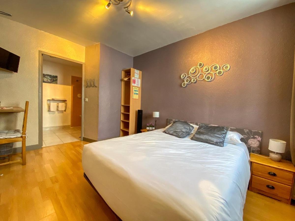 Hotel Le P'Tit Monde Монтиняк Екстериор снимка